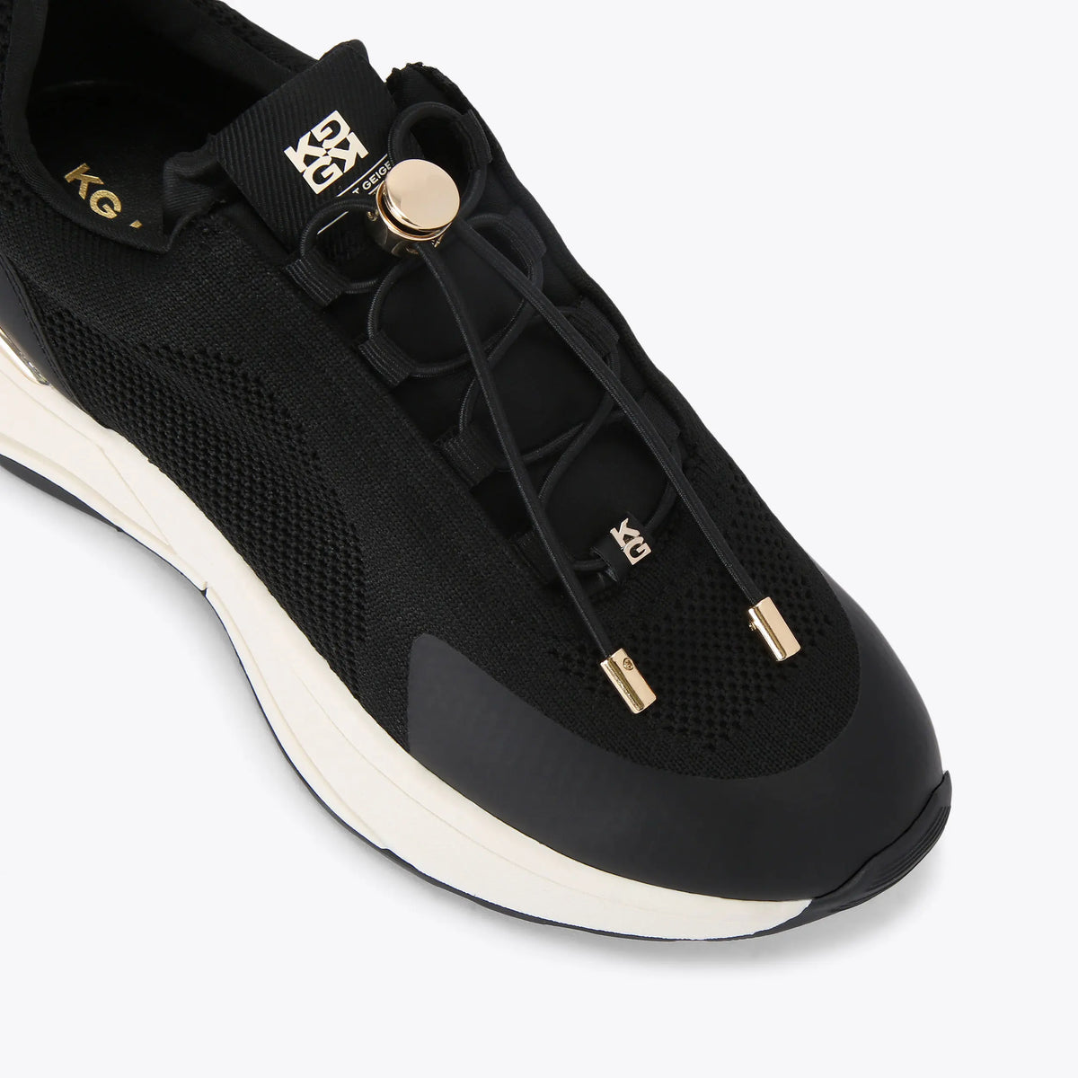 LINK TOGGLE SNEAKER
