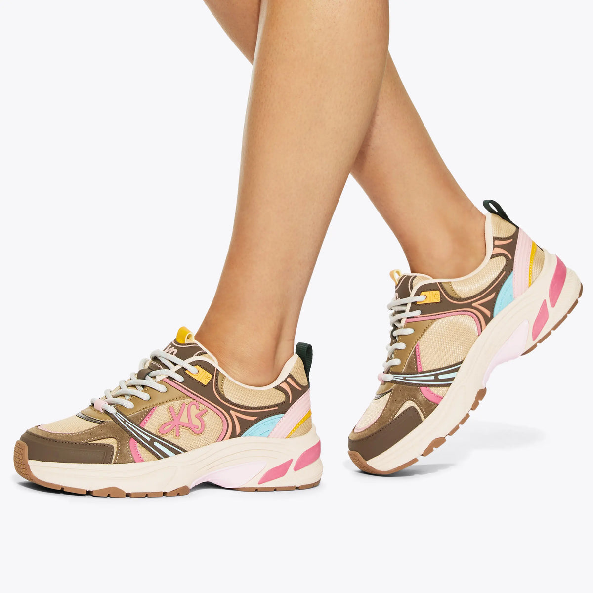 LEXIE SNEAKER