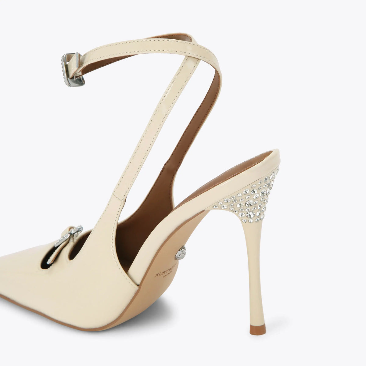 BUCKLE POINT COURT HEEL