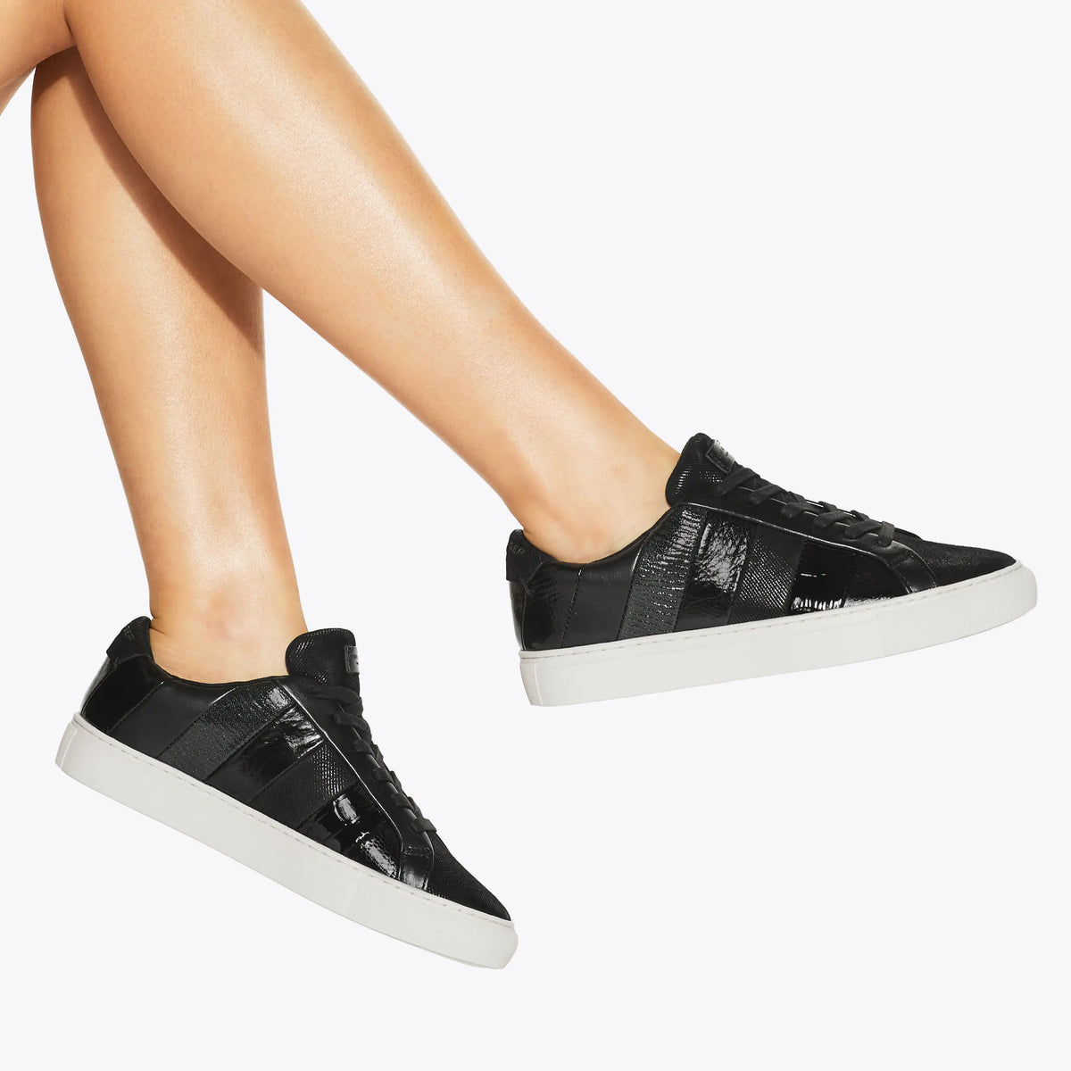 LANE STRIPE SNEAKER