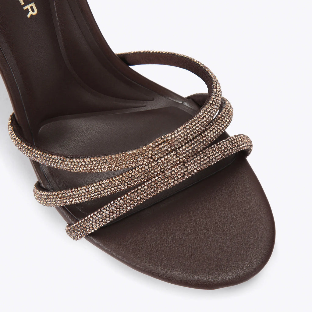 FANCY HEEL