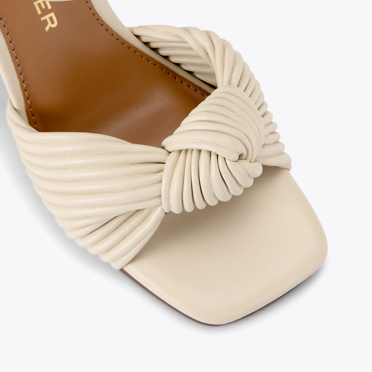 SIGNET HEEL