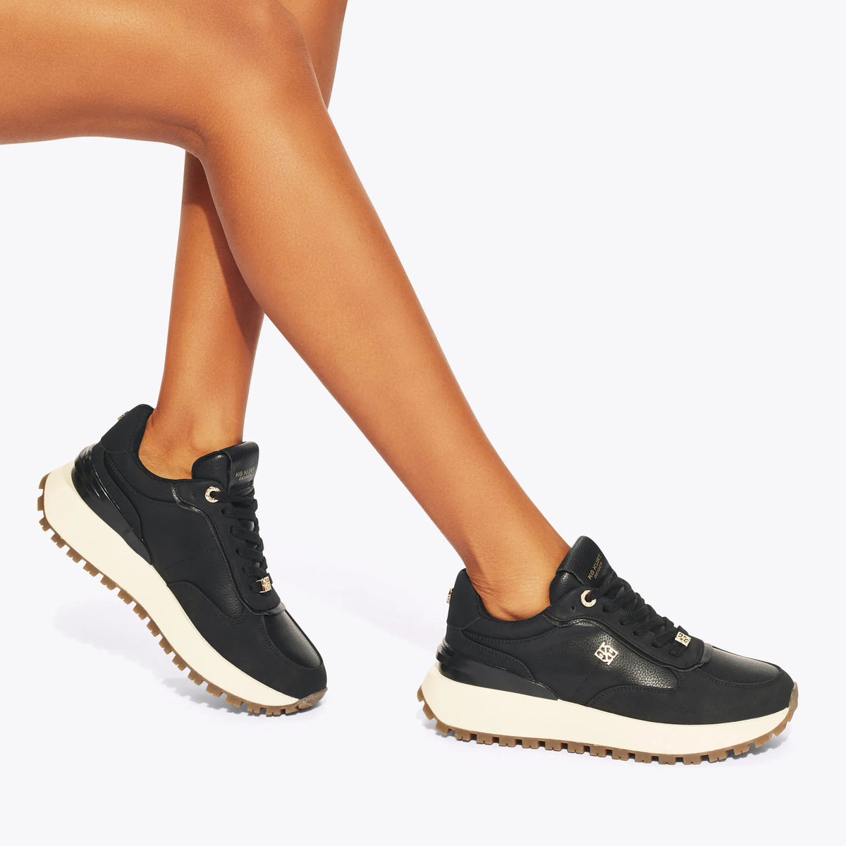 LOUISA SNEAKER