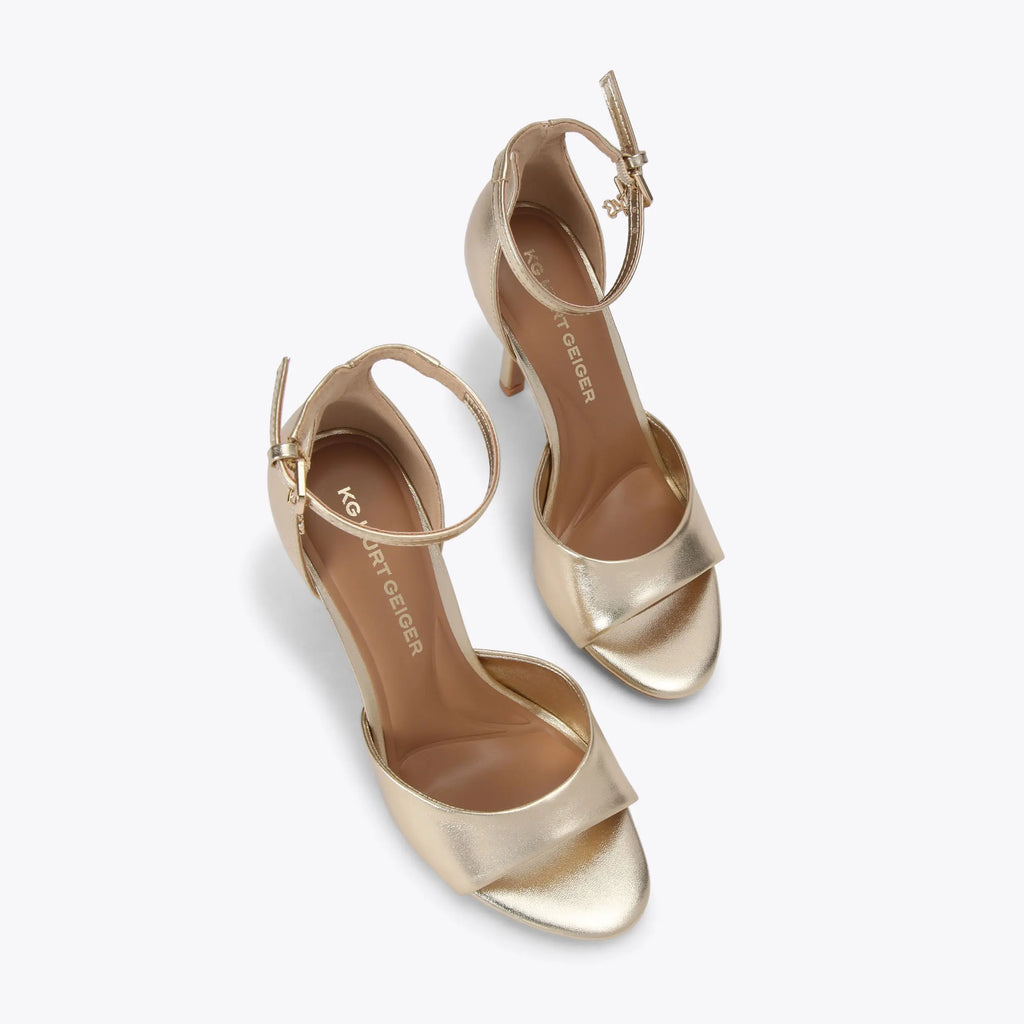 SABRINA HEEL