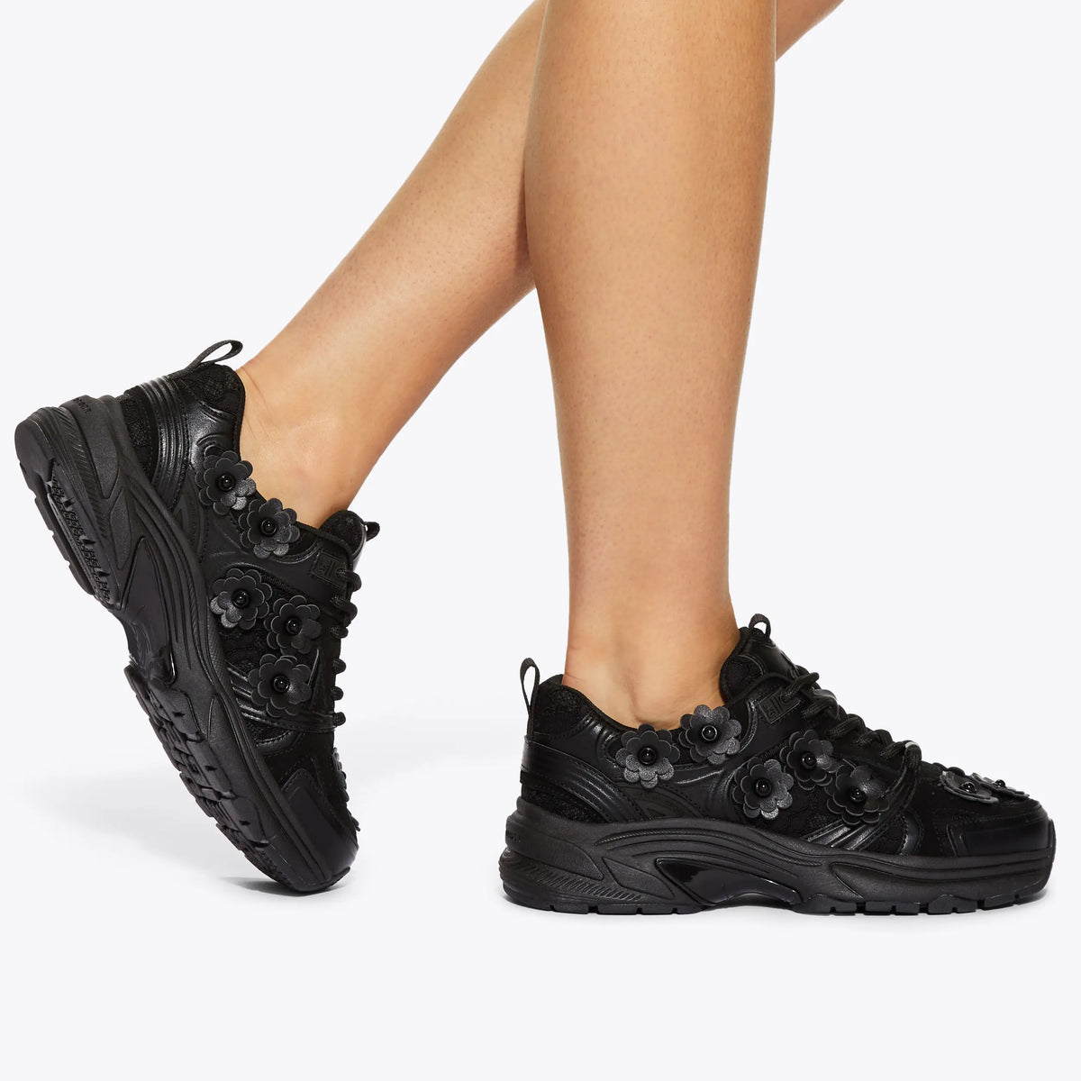 LEXIE FLOWER SNEAKER