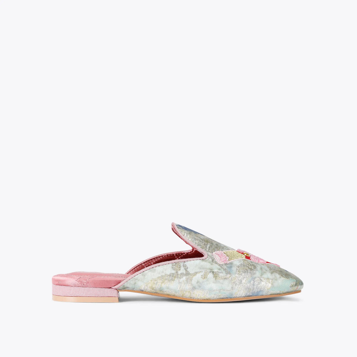EMBROIDERED SLIPPER