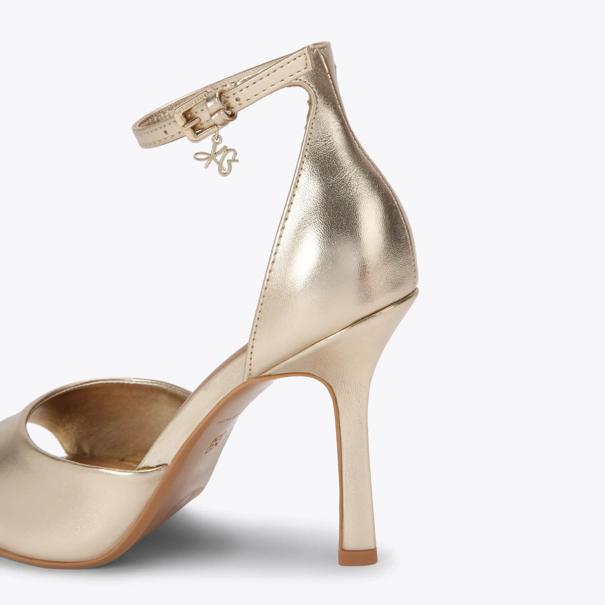 SABRINA HEEL